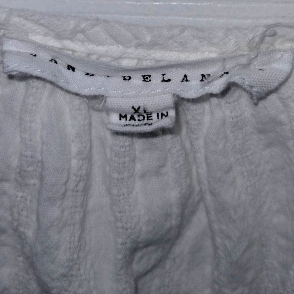 🤍🤍FREE W PURCHASE 🤍🤍White shirt 🤍...